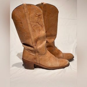 Dingo pull on Out West Leather Tan Cowboy Boots size 9 M